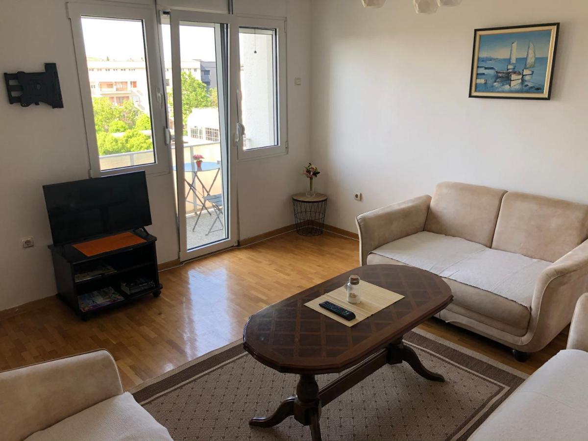 Square Apartment ポドゴリツァ エクステリア 写真